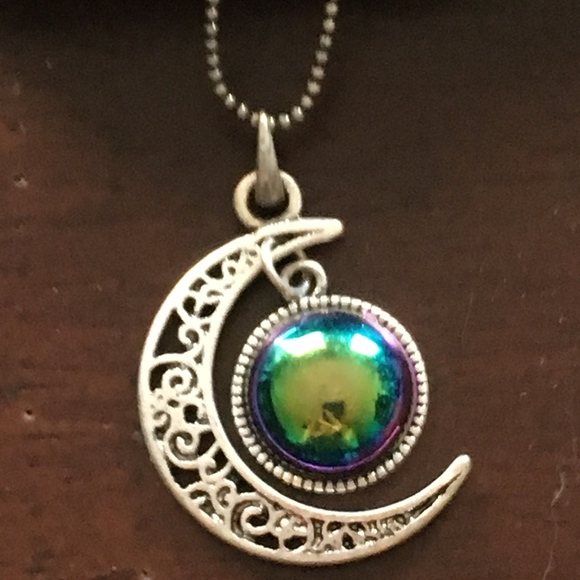 Jewelry - Moon Necklace